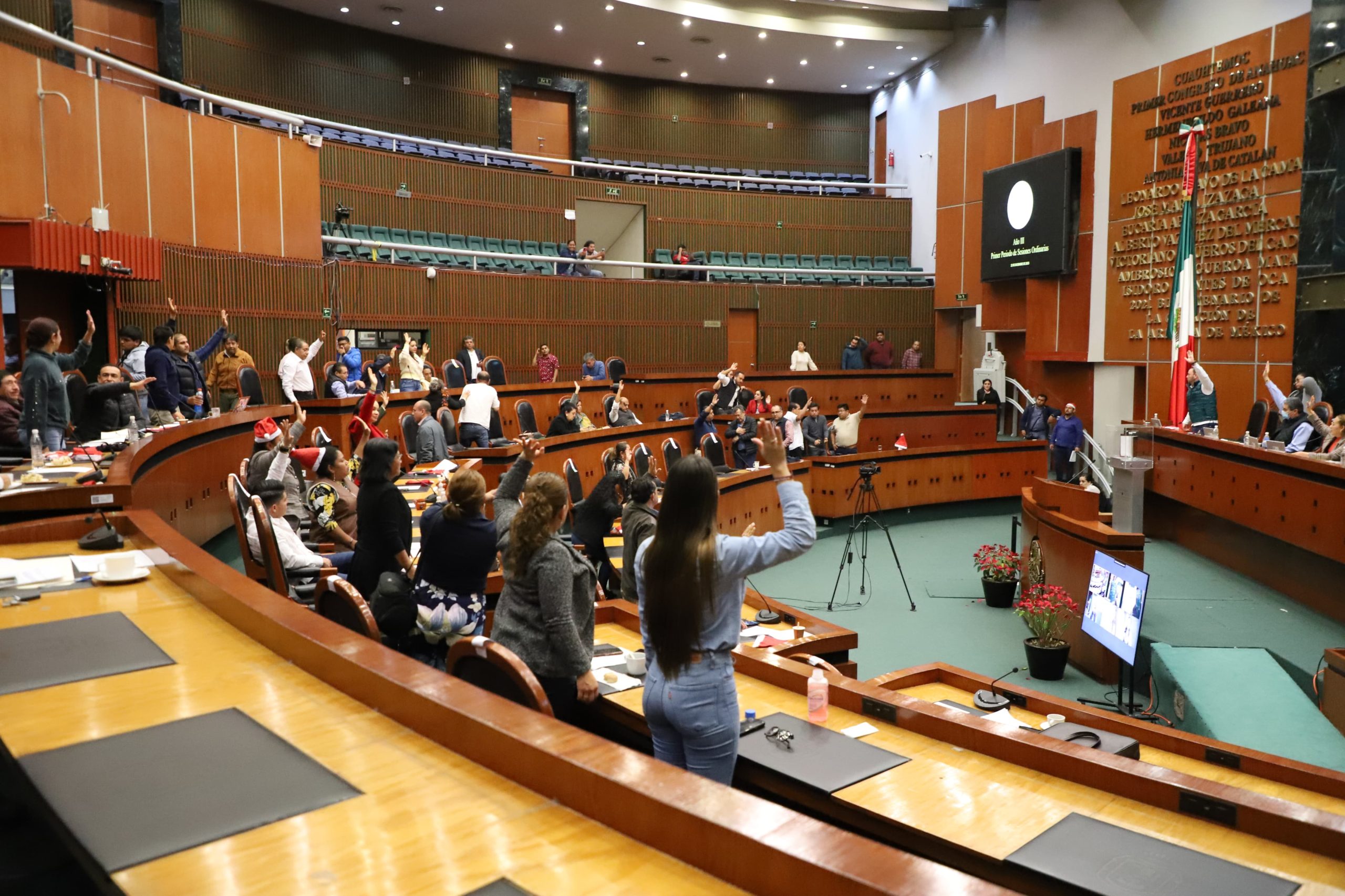 Cuatro mujeres a la fiscalía